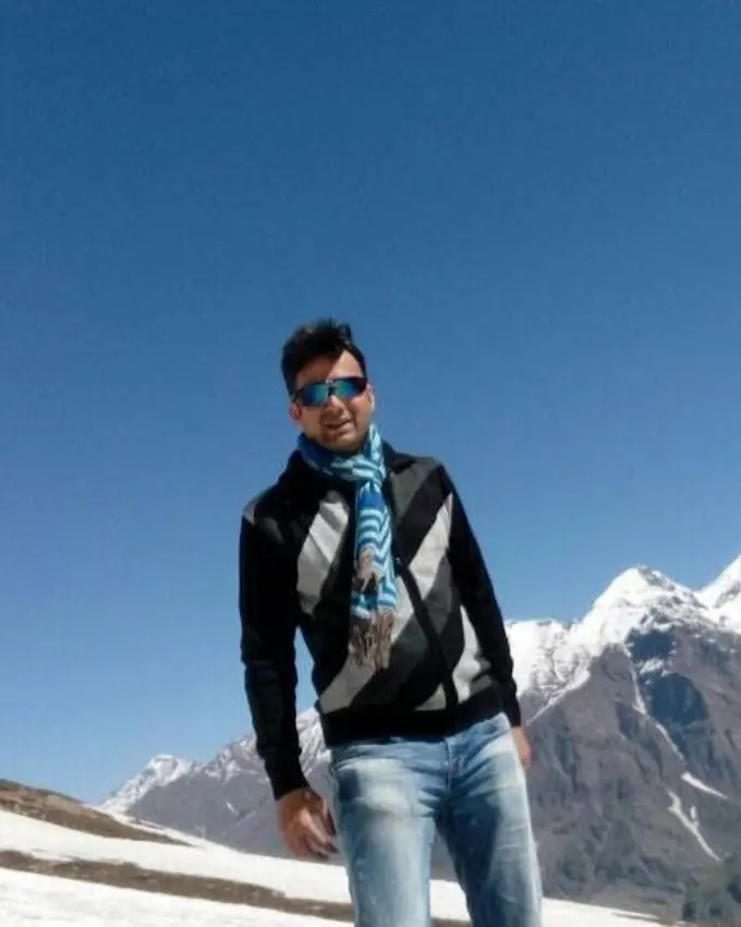 Shashiv Karnani Cropped