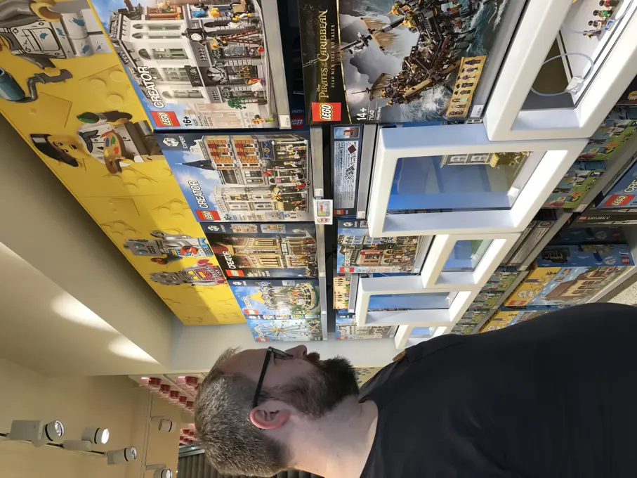 Jesper In Berlin Legostore
