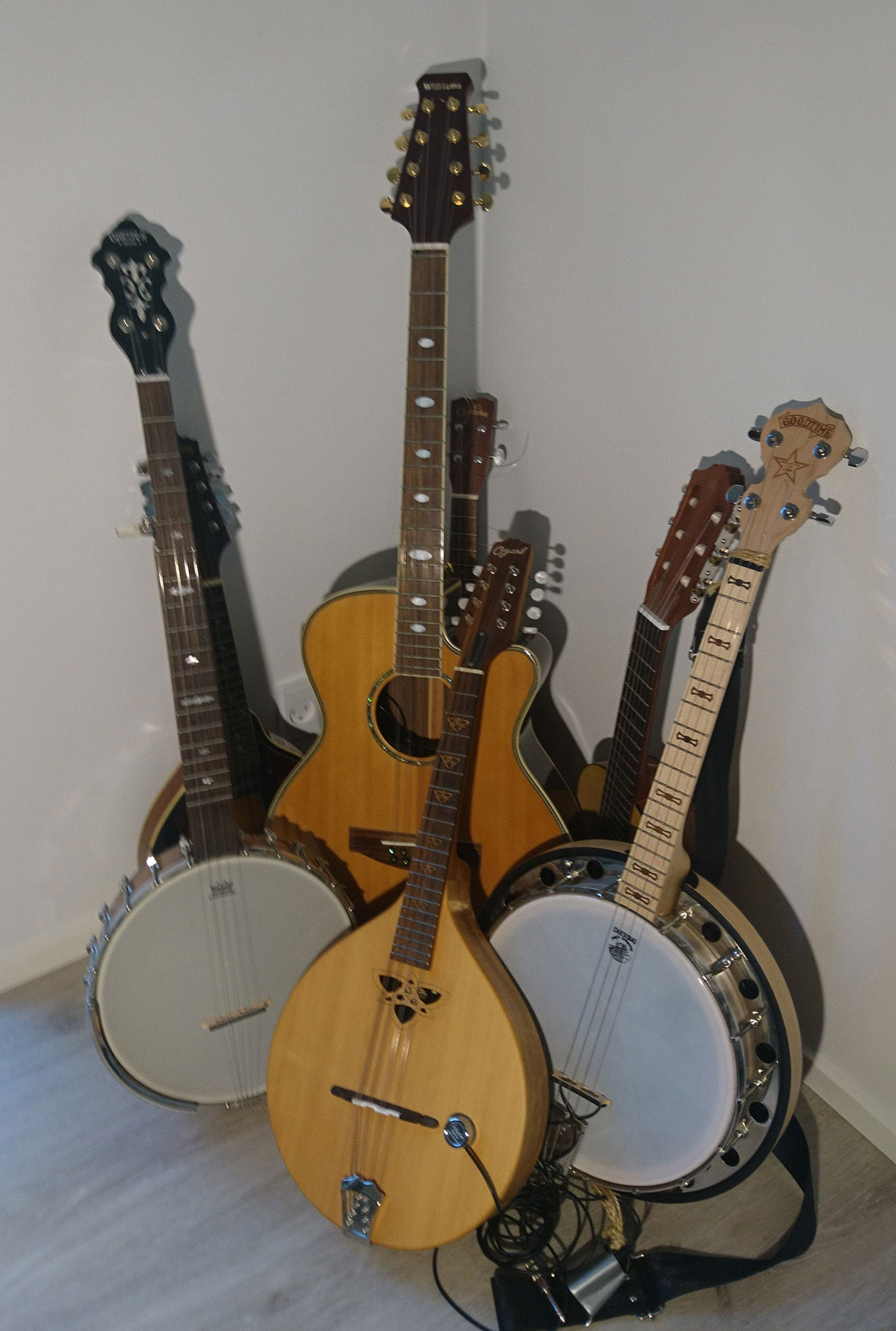 Kennjacobsen Folkinstruments 1360X2020